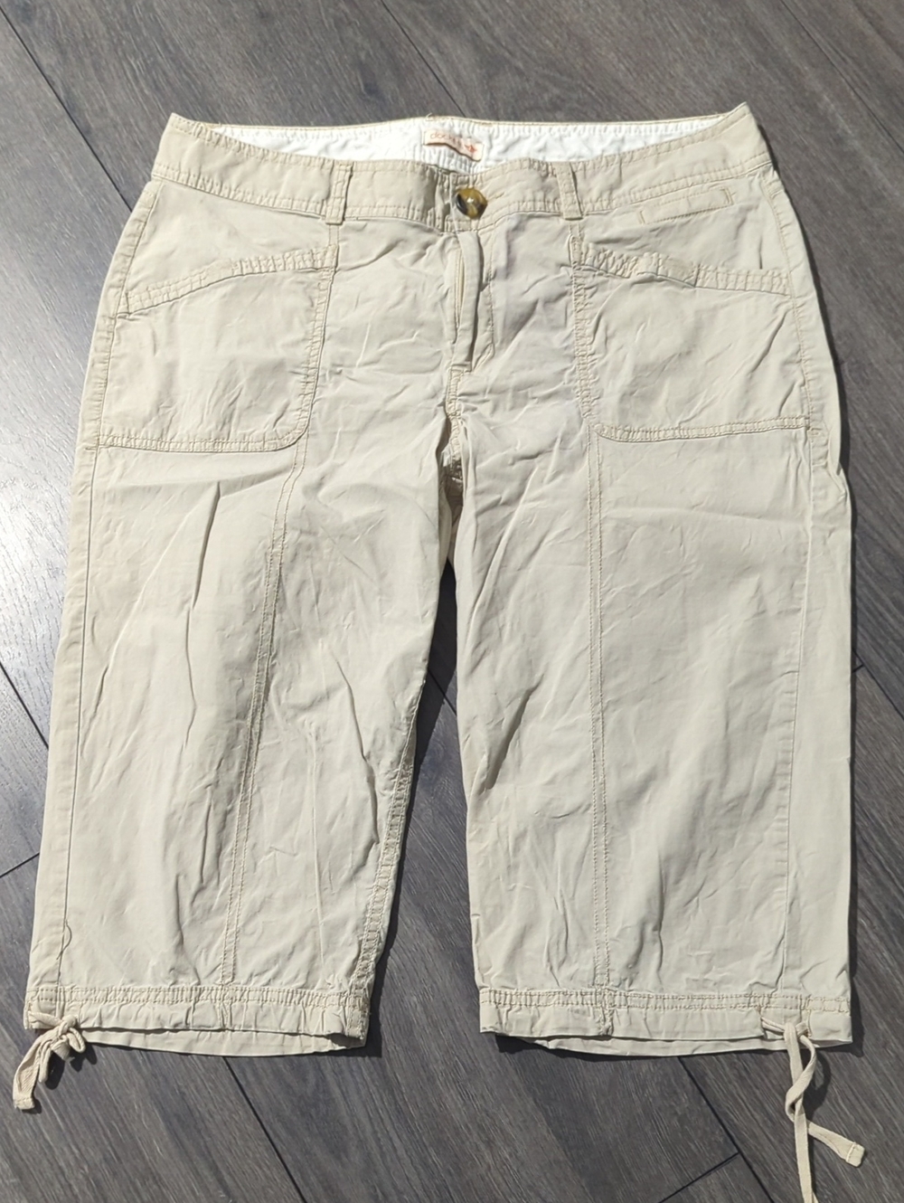 Dockers Beige Capri Pants